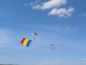 Aeroclubul Iasi - parasutisti Blue Wings