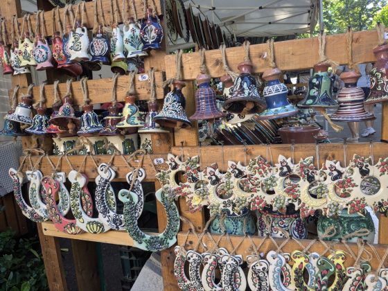 T&acirc;rgul Cucuteni 5000 &ndash; piese decorative cu smalț tradițional, ediția a LVI-a, Parcul Copou