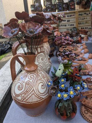 T&acirc;rgul Cucuteni 5000 &ndash; decorațiuni din ceramică pictate manual, Parcul Copou Iași