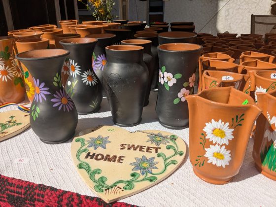 Targul-cucuteni-5000-vaze-cu-flori-pictate