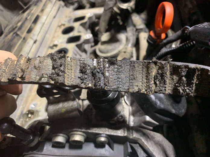 schimb curea de distribuție la Cosmo Motors Iași